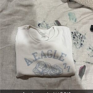 American Eagle Outfitters White Tee with Blue Graphic